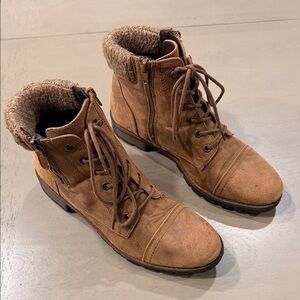 White Mountain Brown Ankle Boots with Fur Lining